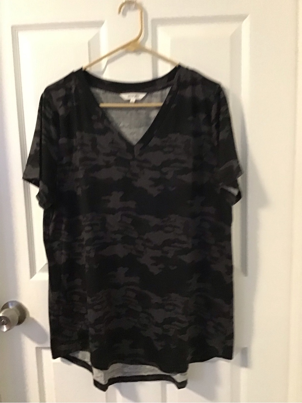 Amaryllis Black and Gray Camo V-Neck Short Sleeve Tee